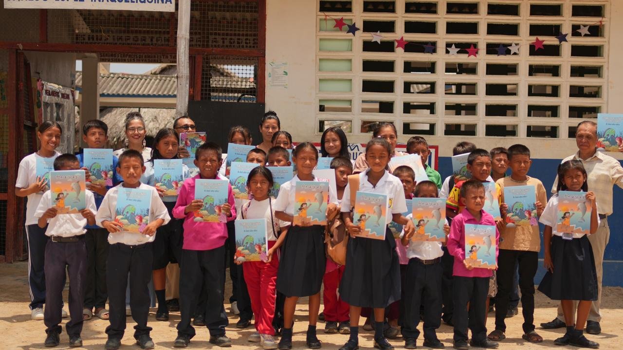 Actividad educativa comunitaria sobre ecosistemas marino-costeros